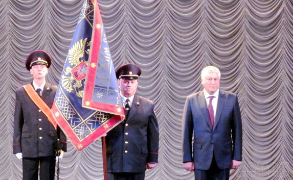 ​Полиции Севастополя вручили Знамя Управления